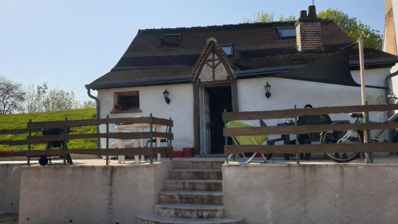 Gite De Charme Proche Loire A Velo Avec Jacuzzi Privatif Savonnières 外观 照片