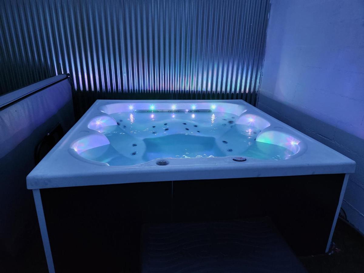 Gite De Charme Proche Loire A Velo Avec Jacuzzi Privatif Savonnières 外观 照片