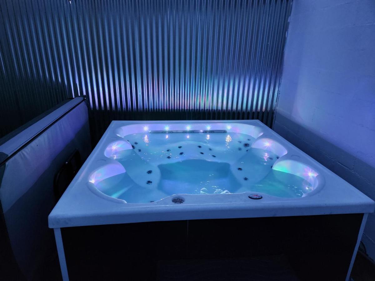 Gite De Charme Proche Loire A Velo Avec Jacuzzi Privatif Savonnières 外观 照片